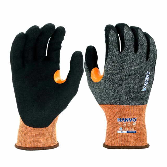 18‑gauge robust polyester MetalQ tungsten blended liner delivers ANSI A8 excellent cut‑resistance performance. Sandy foam nitrile dipping ensures outstanding grip and precise tactile sensitivity for meticulous operations. Thumb‑crotch reinforcement resists tearing under heavy workloads, seamless touch‑screen compatible. Perfect for metal cutting auxiliary, waste‑sharp‑goods sorting, automotive heavy‑assembly and facility high‑risk overhaul work.