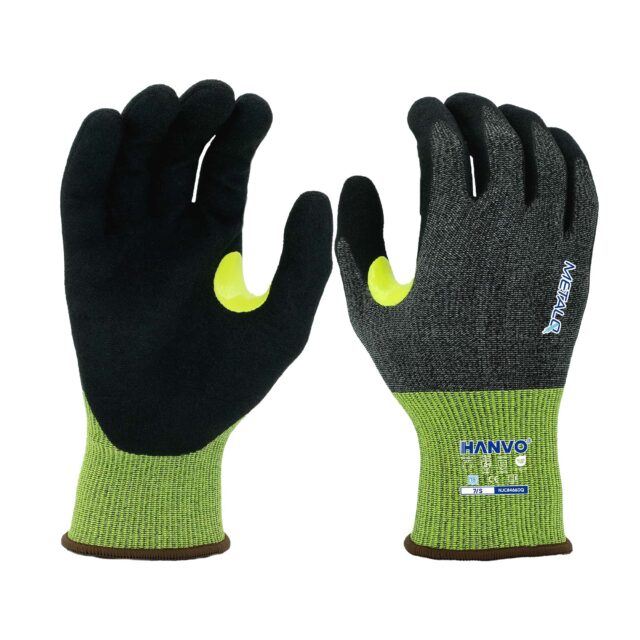 18‑gauge polyester wrapped MetalQ‑steel composite liner provides ANSI A7 premium cut‑resistant defence. Sandy foam nitrile palm delivers exceptional grip and excellent tactile sensitivity for precision handling. Reinforced thumb crotch withstands toughest heavy‑load working conditions, touch‑screen ready. Dual‑certified PPE for scrap‑metal handling, stamping workshop, construction auxiliary and heavy machinery maintenance.